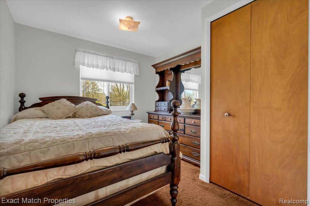 7180 HOWELL Avenue, Waterford, MI 48327 — Photo 32