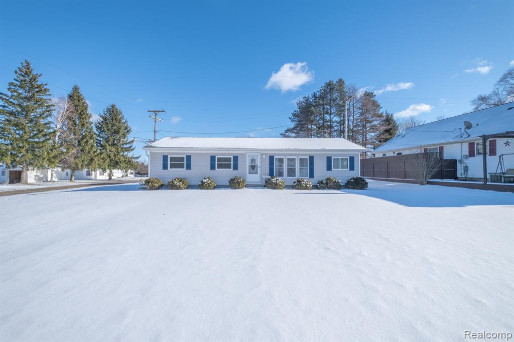 6109 4TH Street, Mayville Vlg, MI 48744 — Photo 5