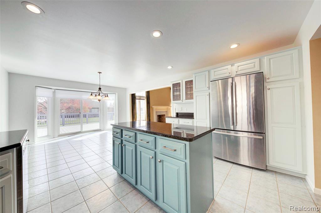 15756 Lamont Drive, Macomb, MI 48042 — Photo 9