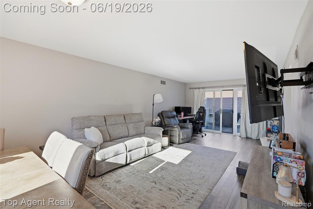 42374 Lochmoor Street, Clinton Twp, MI 48038 — Photo 8