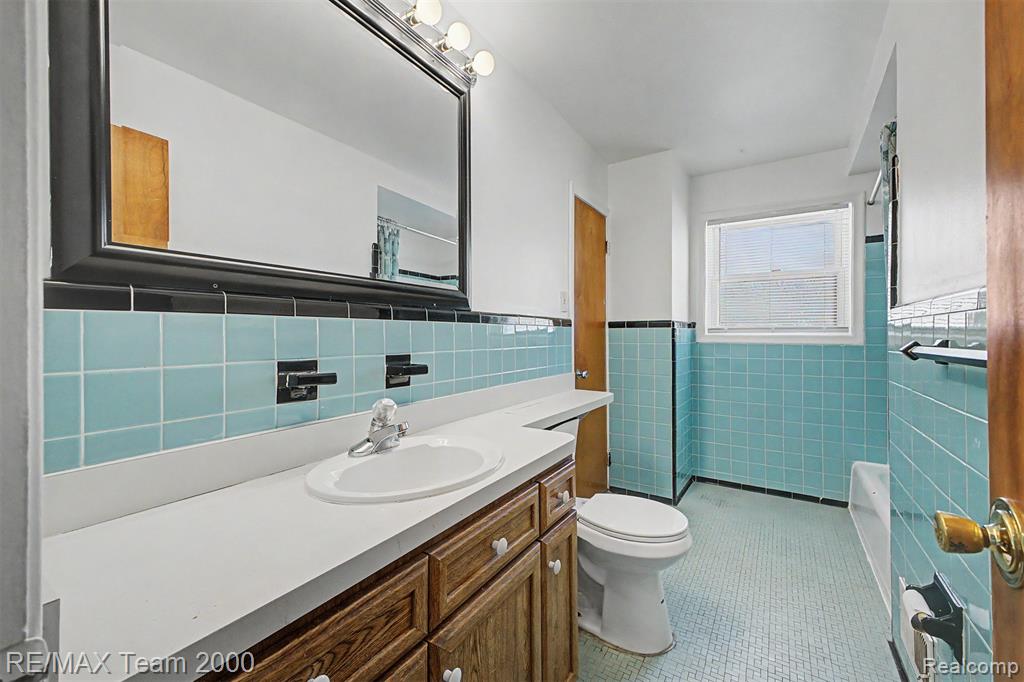 4947 Roosevelt Boulevard, Dearborn Heights, MI 48125 — Photo 14