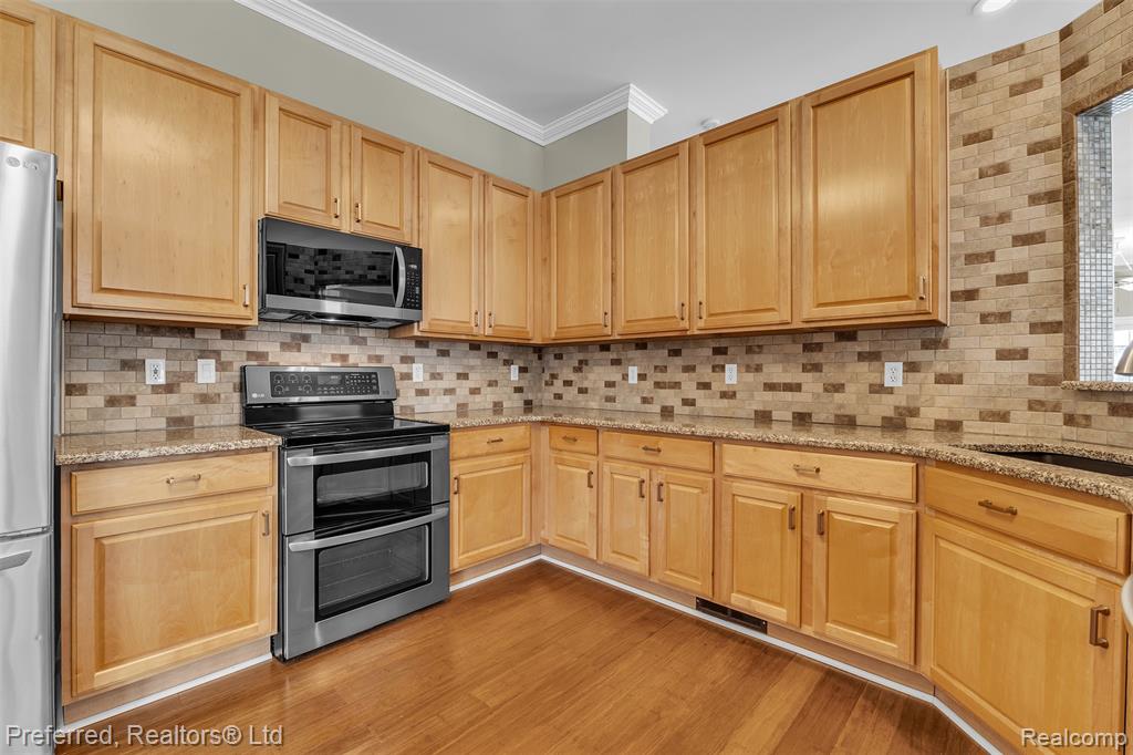 985 Watersedge Court, Oxford, MI 48371 — Photo 30