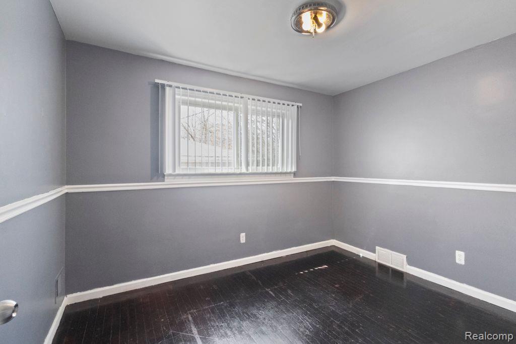 4976 CORNELL Street, Dearborn Heights, MI 48125 — Photo 10
