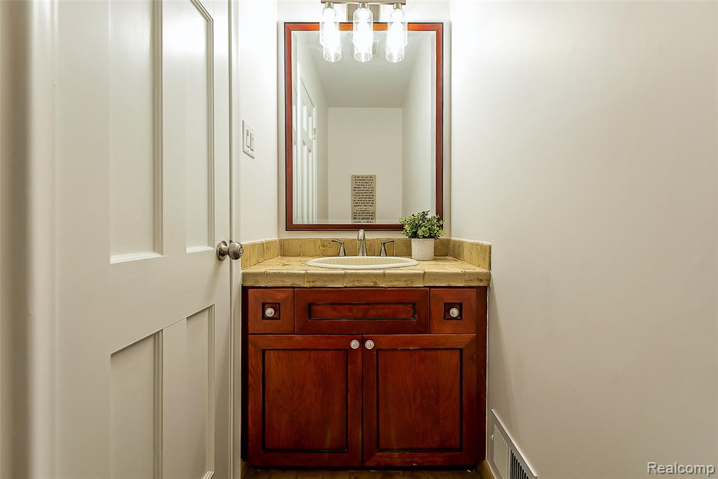 1937 Alhambra Drive, Ann Arbor, MI 48103 — Photo 26