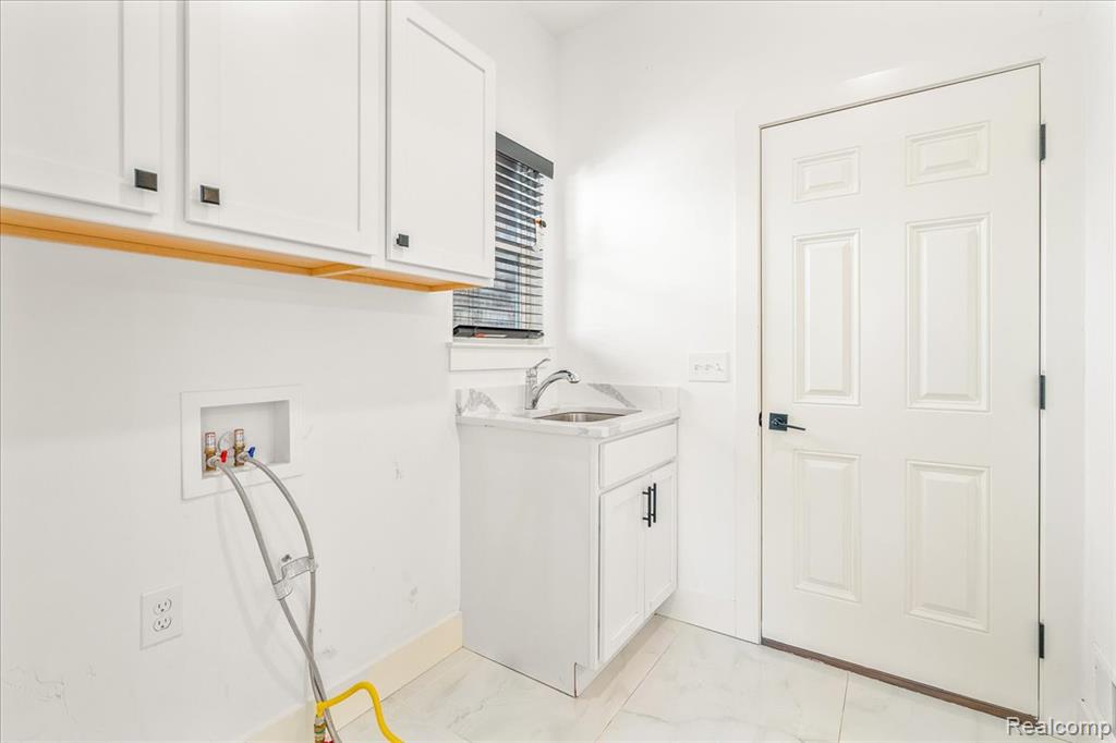 8319 Beatrice, Westland, MI — Photo 16