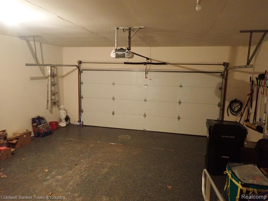 37711 AMBER Drive, Farmington Hills, MI 48331 — Photo 27