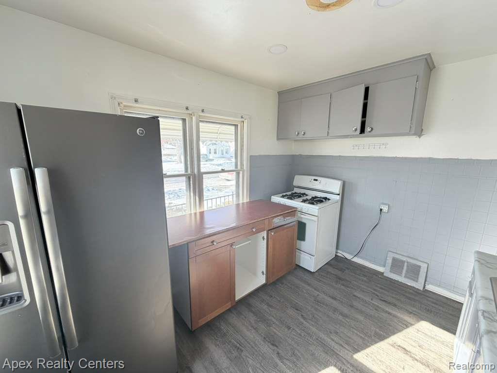 7232 Dolphin, Redford, MI 48239 — Photo 6