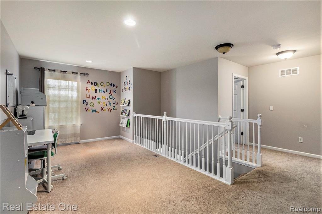 28406 OAKMONTE Circle E, New Hudson, MI 48165 — Photo 19