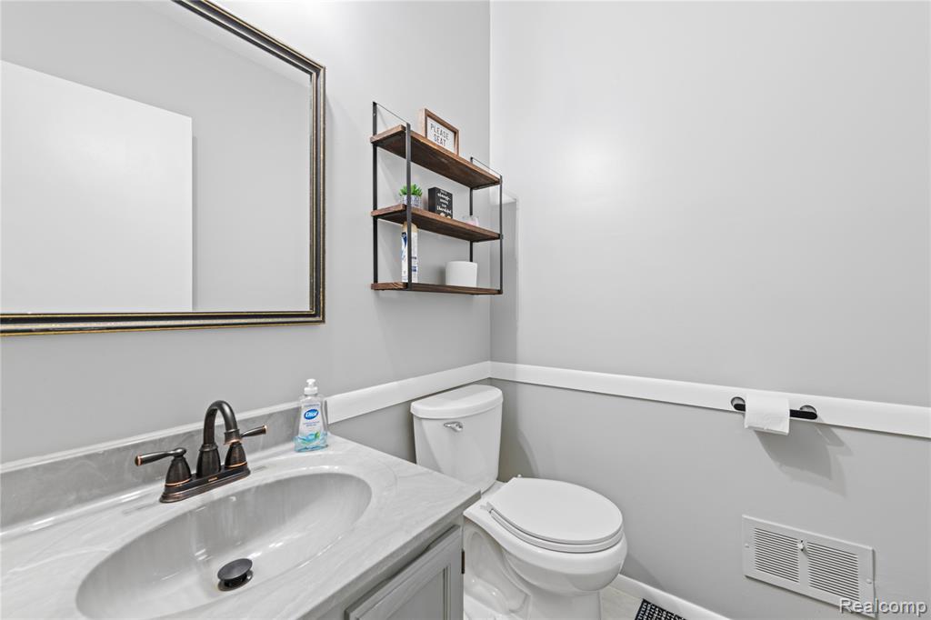 9662 Waterway Drive, Grosse Ile, MI 48138 — Photo 27