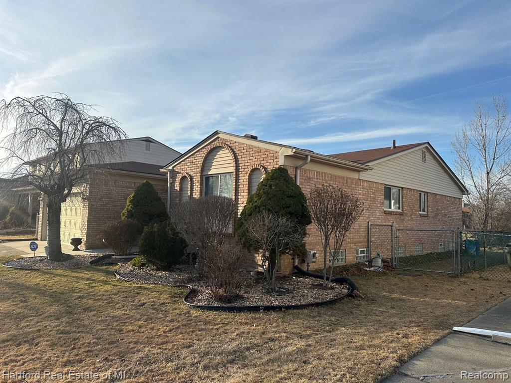4429 ROSE MARY Drive, Sterling Heights, MI 48310 — Photo 2