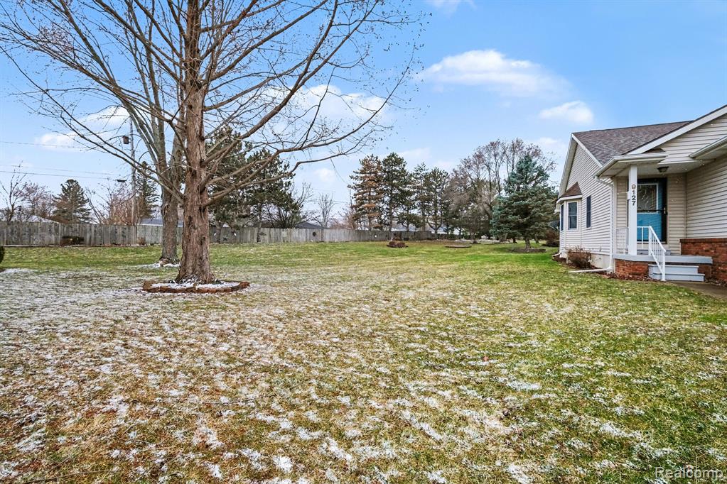 9127 Luea Lane, Swartz Creek, MI 48473 — Photo 17