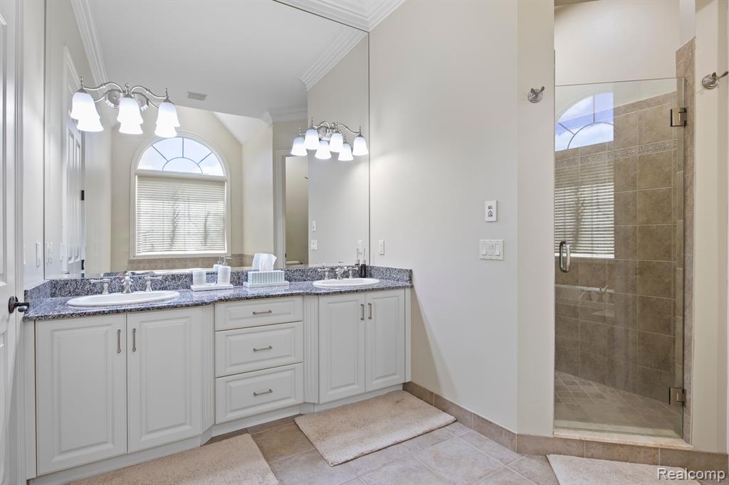 8151 ROLLING MEADOWS Drive, Canton, MI 48187 — Photo 54