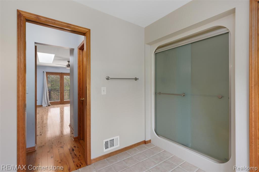 501 Alexander Drive, Commerce Twp, MI 48390 — Photo 21