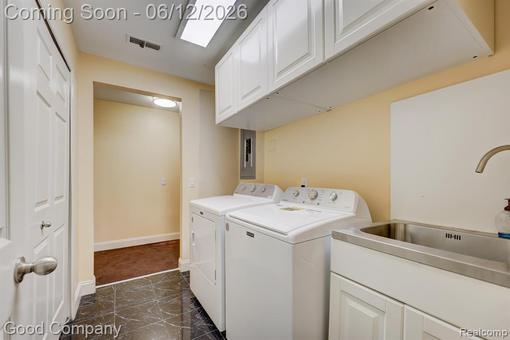29941 Fox Run Circle, Warren, MI 48092 — Photo 27