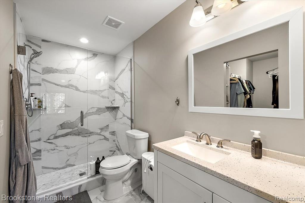 525 Oxford Court, Rochester Hills, MI 48307 — Photo 33