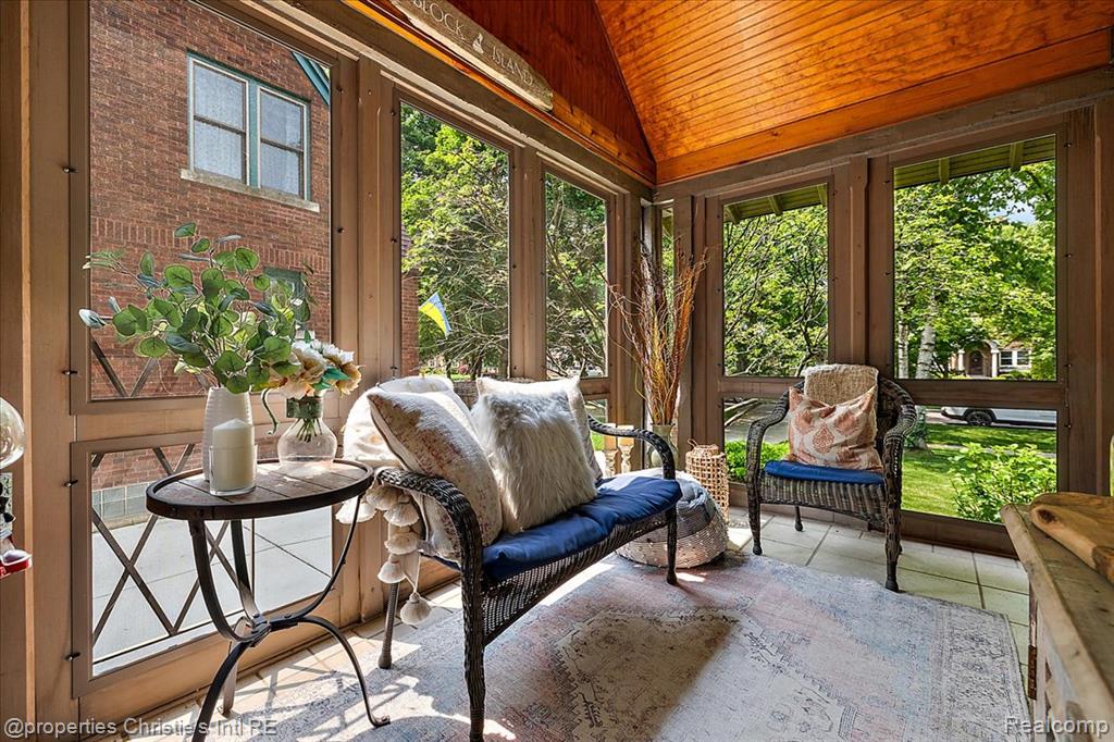 676 Washington Road, Grosse Pointe, MI 48230 — Photo 36