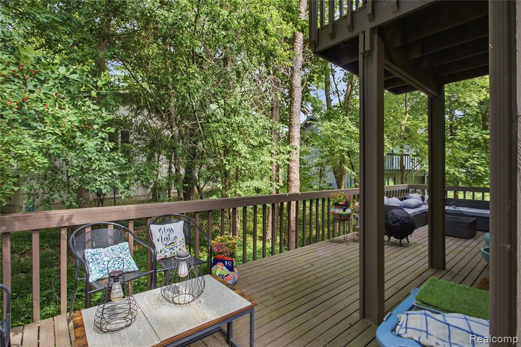 6608 Red Cedar Lane, West Bloomfield, MI 48324 — Photo 4