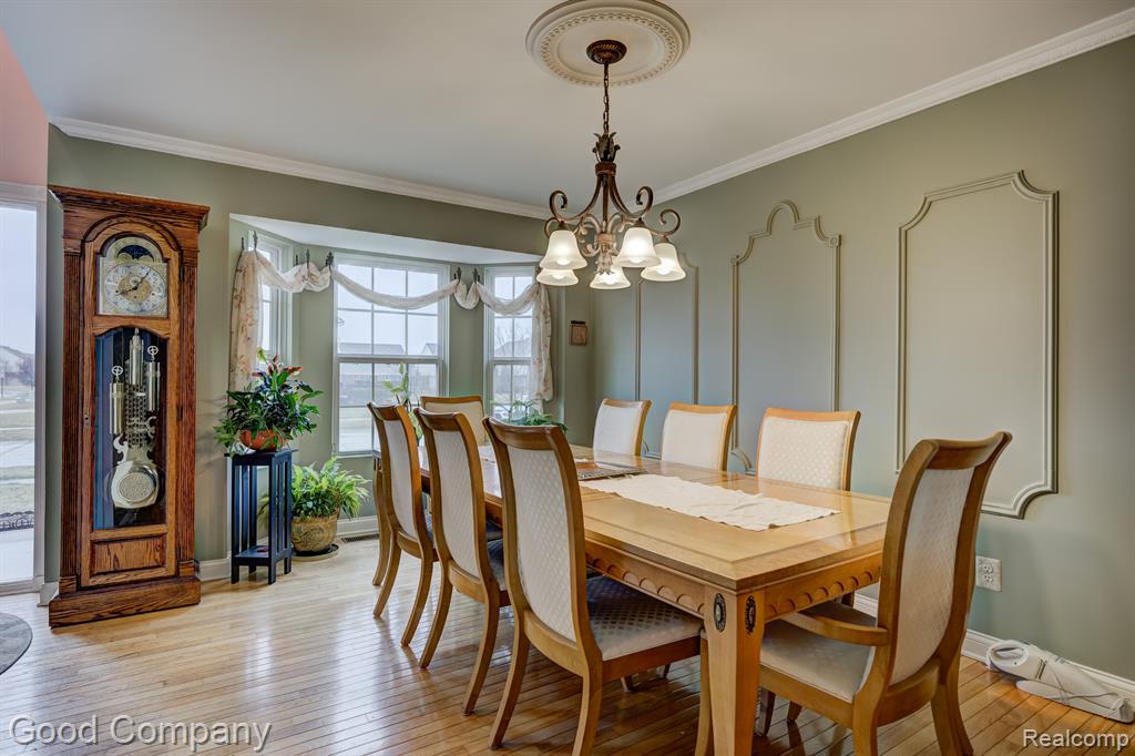 755 OAK POINT Lane, Madison Heights, MI 48071 — Photo 11