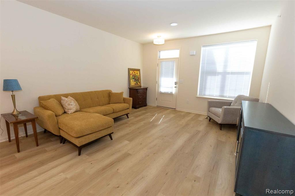 224 Jotham Avenue, Auburn Hills, MI 48326 — Photo 6