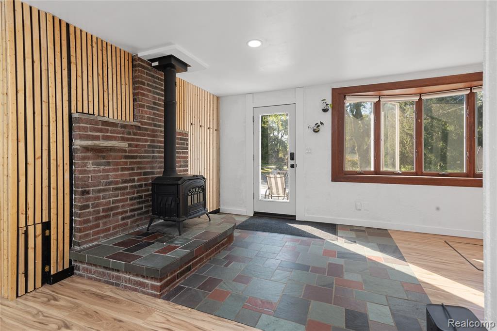 6810 N Territorial Road, Plymouth, MI, 48170