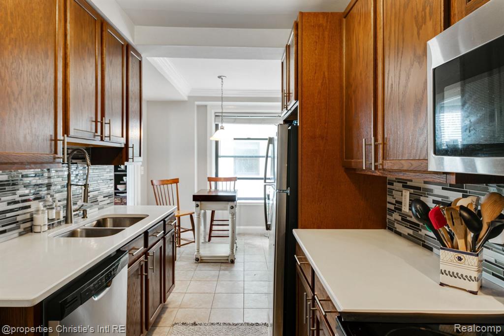 15 E KIRBY Street, 404, Detroit, MI 48202 — Photo 16