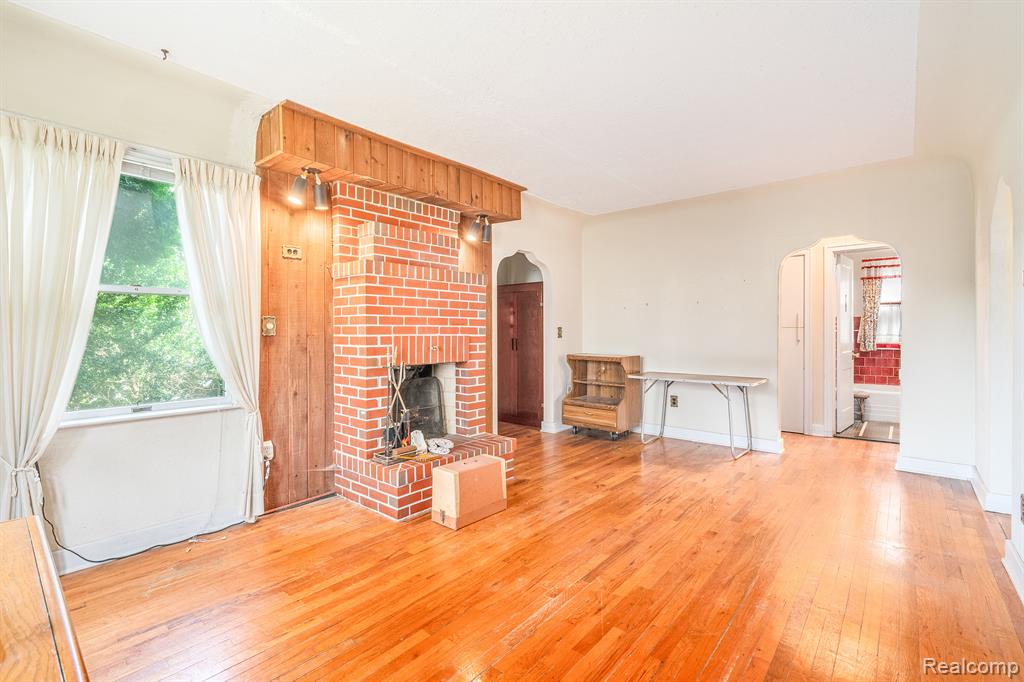 2327 FOSS Street, Ann Arbor, MI 48103 — Photo 3