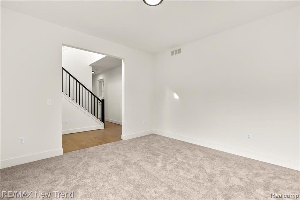 6515 CAMBRIDGE Circle, Clarkston, MI — Photo 20