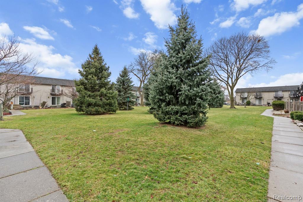 4330 15 MILE Road, Sterling Heights, MI 48310 — Photo 21