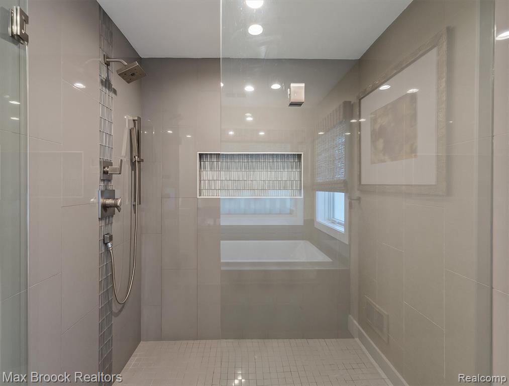 7400 Parkstone Lane, Bloomfield Hills, MI 48301 — Photo 44