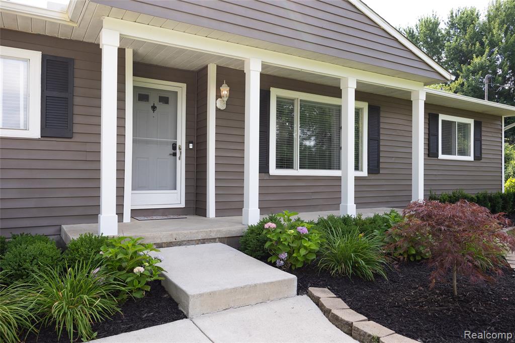 66100 Romeo Plank Road, Ray, MI — Photo 5