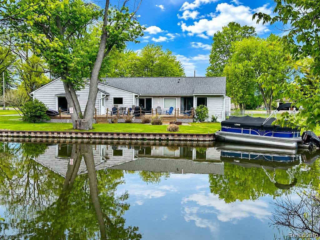 9831 Kress Road, Pinckney, MI 48169
