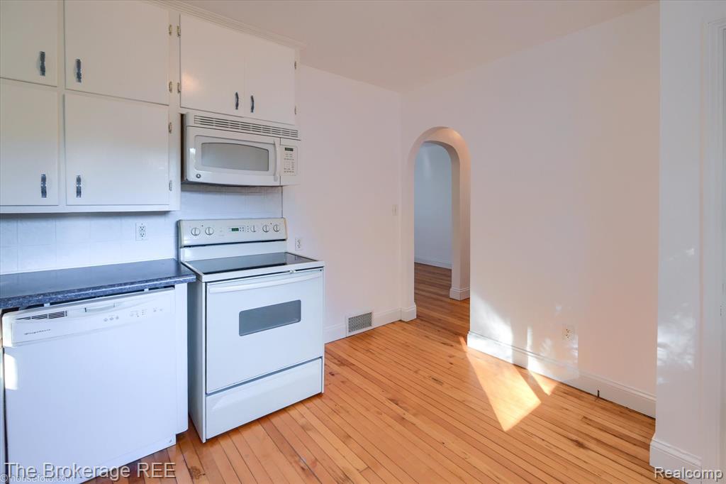 5400 N Center Road, Genesee, MI 48506 — Photo 36