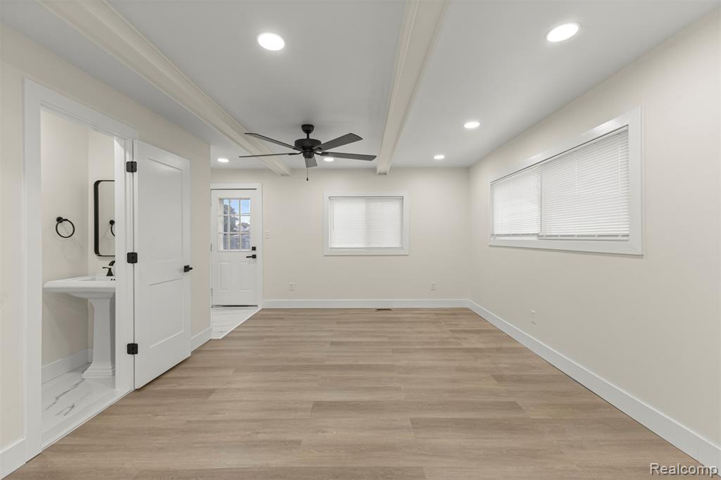 836 Garden Street, Garden City, MI — Photo 14