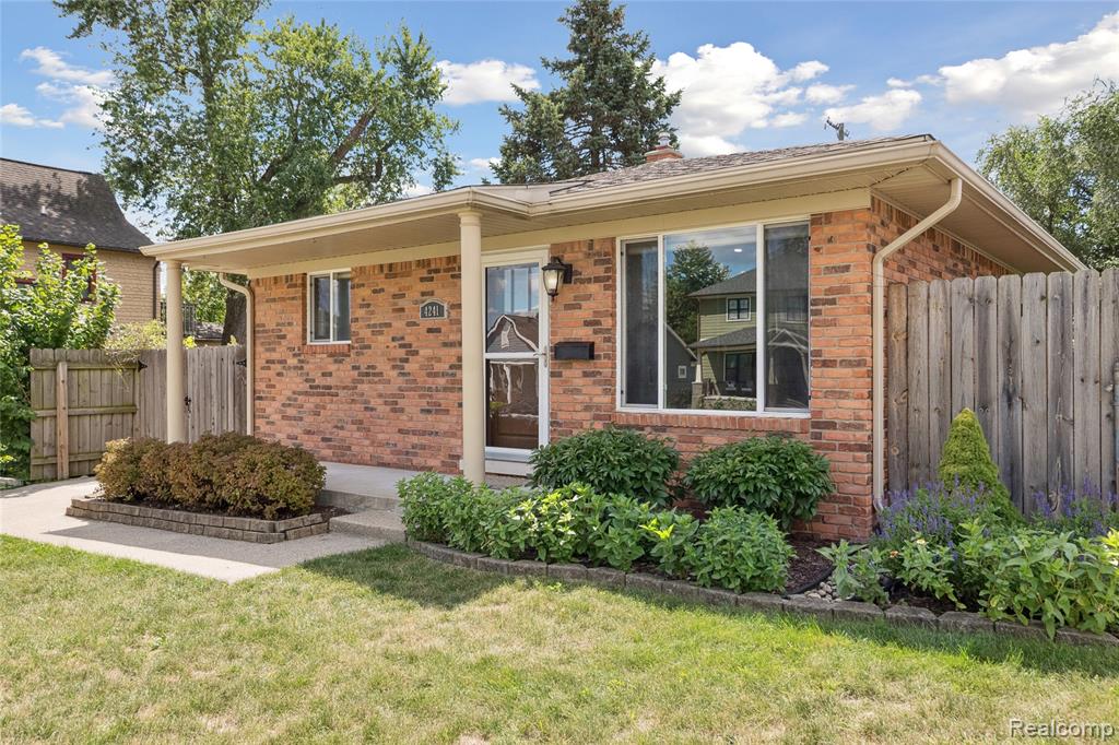 4241 Cooper Avenue, Royal Oak, MI 48073 — Photo 2