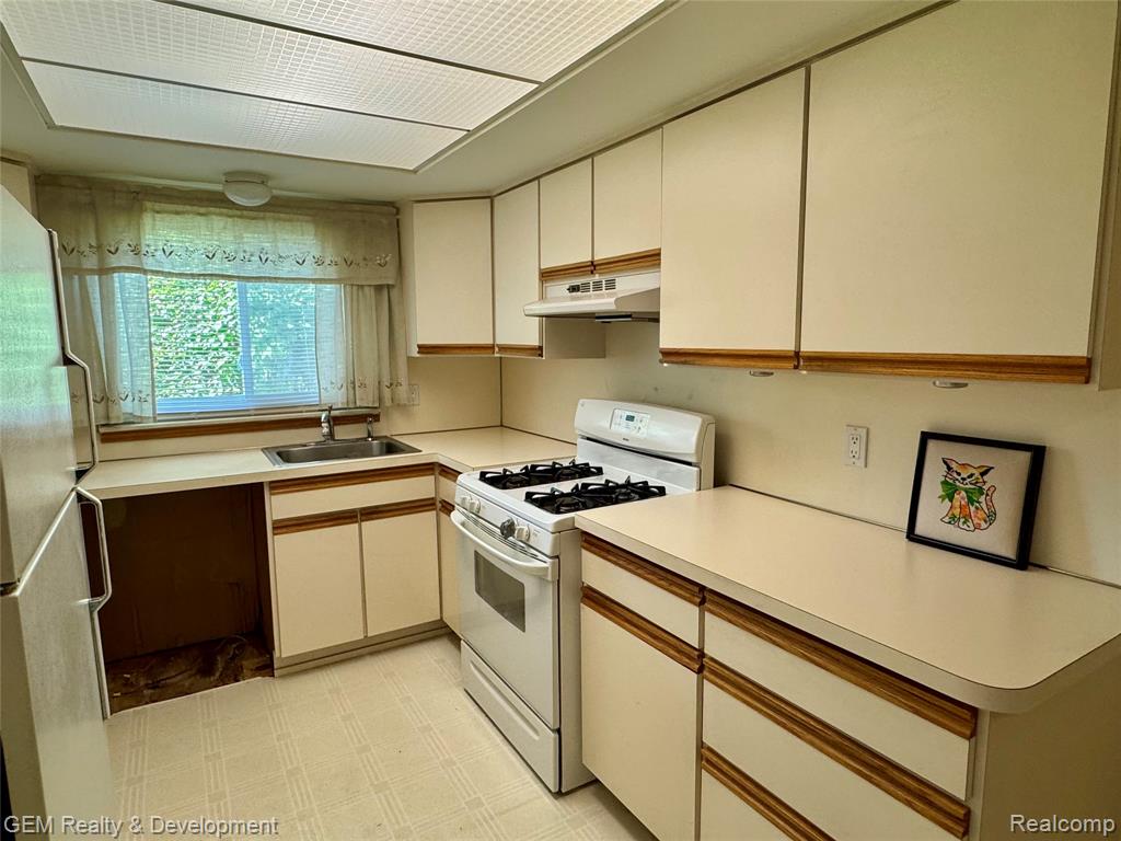 42246 Toddmark Lane, Clinton Twp, MI 48038 — Photo 9