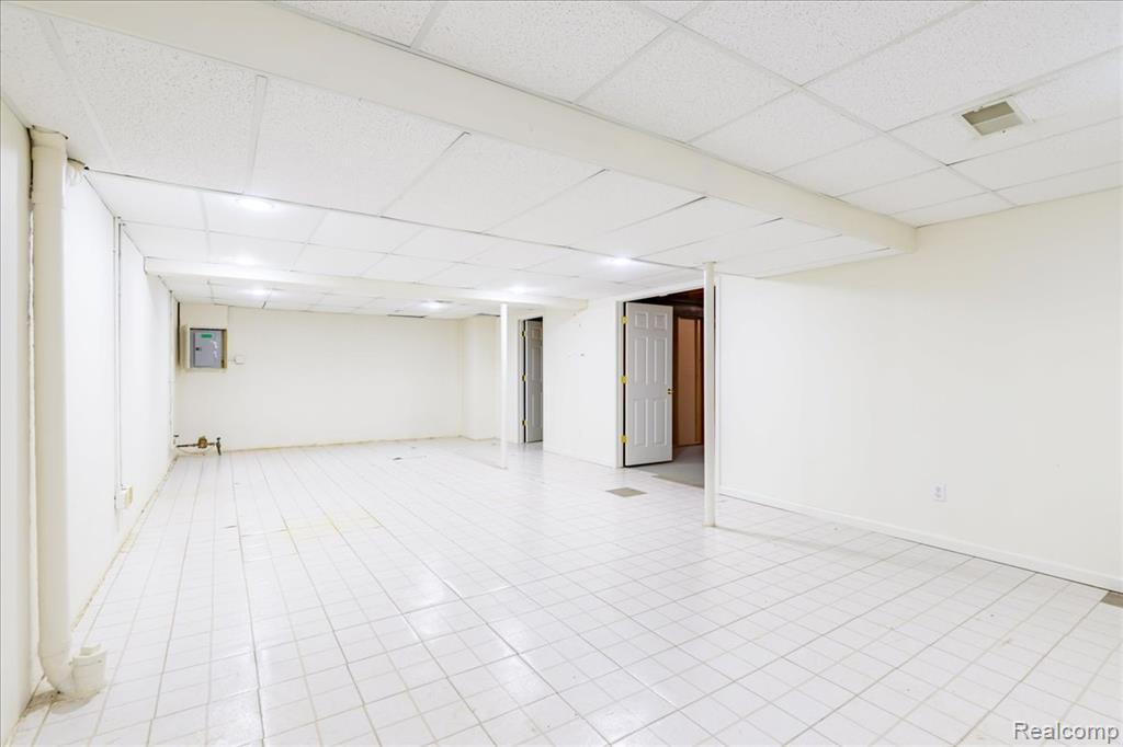 5010 Sandalwood Drive, Grand Blanc, MI 48439 — Photo 18