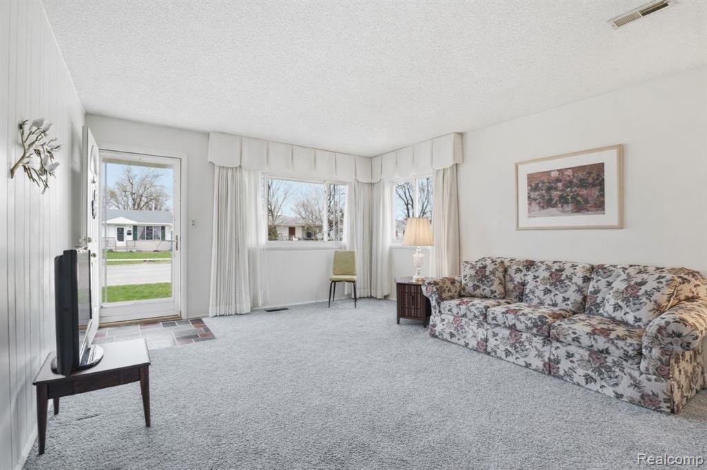 5221 Worchester Drive, Swartz Creek, MI 48473 — Photo 39