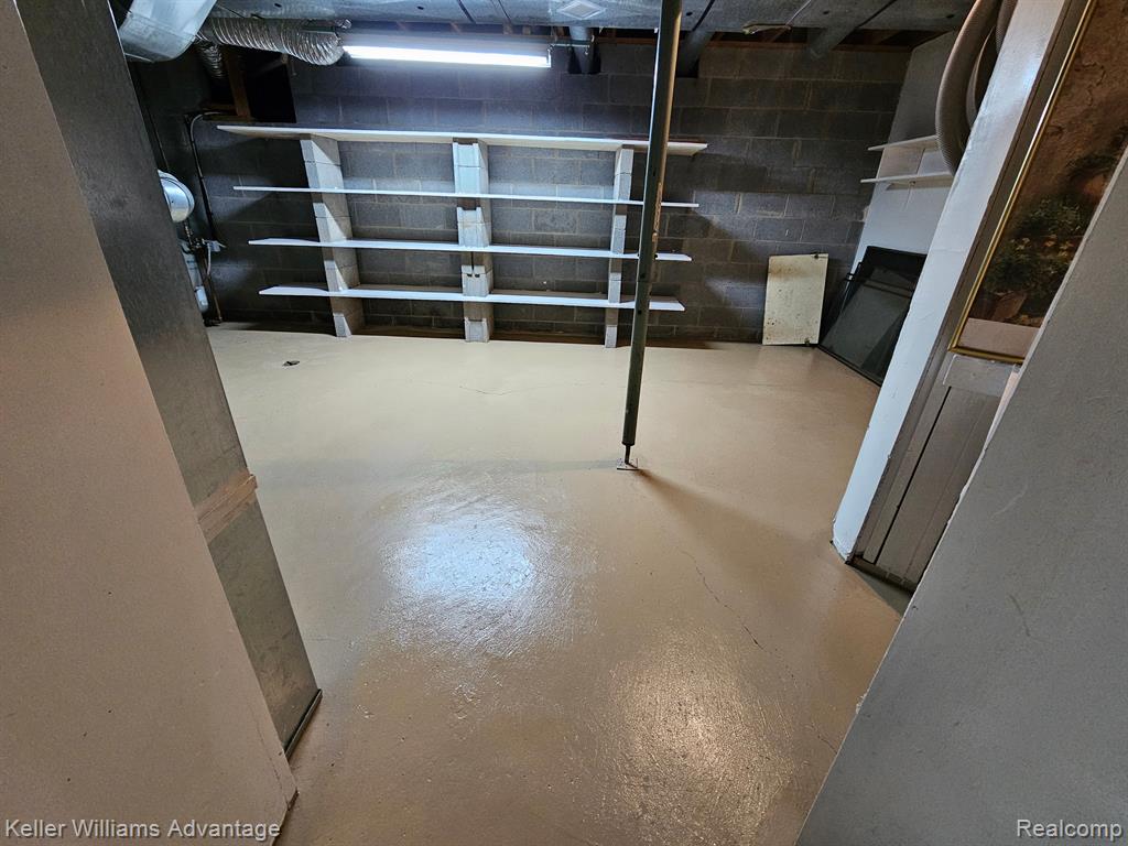 421 BONNIE Circle, Howell, MI 48843 — Photo 31