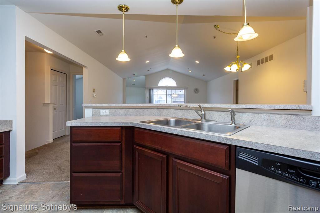 26204 April Court, Walled Lake, MI 48390 — Photo 10