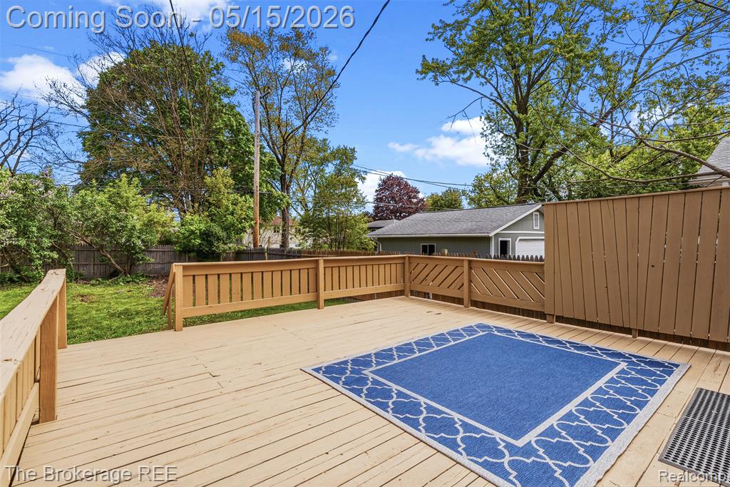 6430 Cloverton Drive, Waterford, MI 48329 — Photo 27