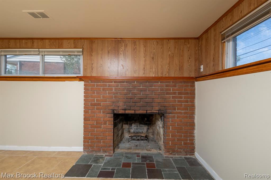 4829 WOLGAST Drive, Warren, MI 48092 — Photo 8