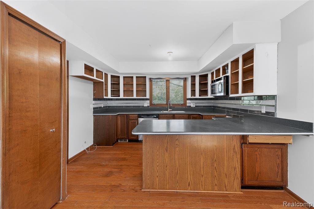 8027 Berkshire Drive, Grosse Ile, MI 48138 — Photo 8