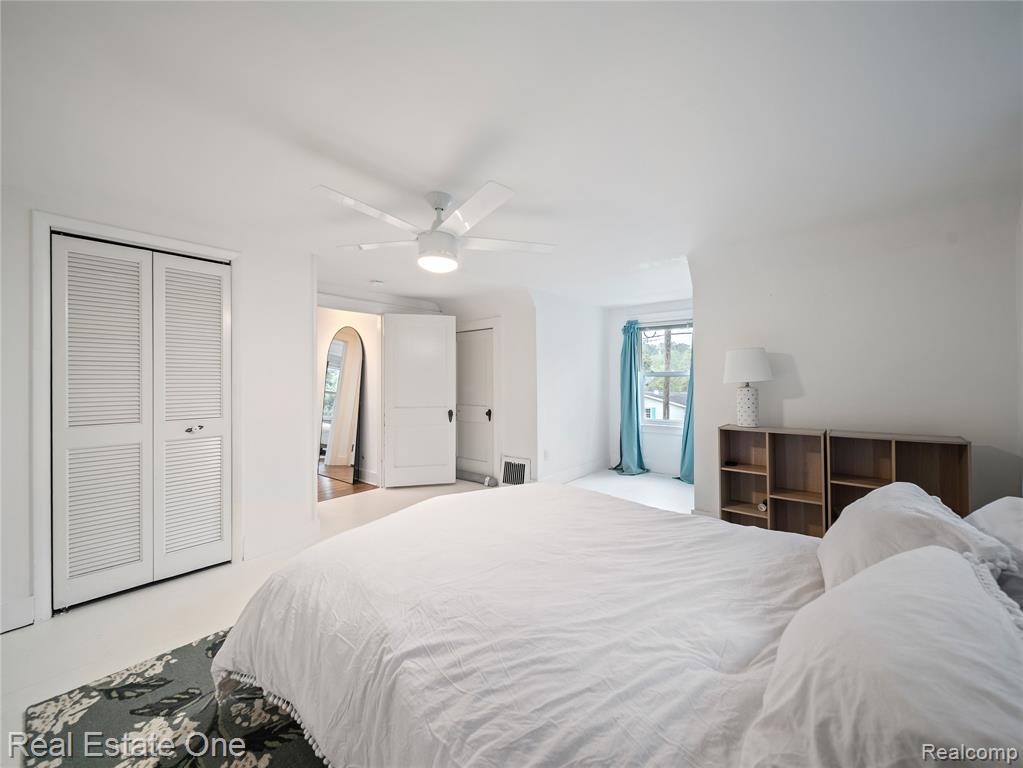 609 N Michigan Avenue, Howell, MI 48843 — Photo 17