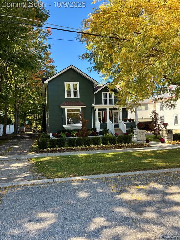 210 College Street, Holly, MI 48442
