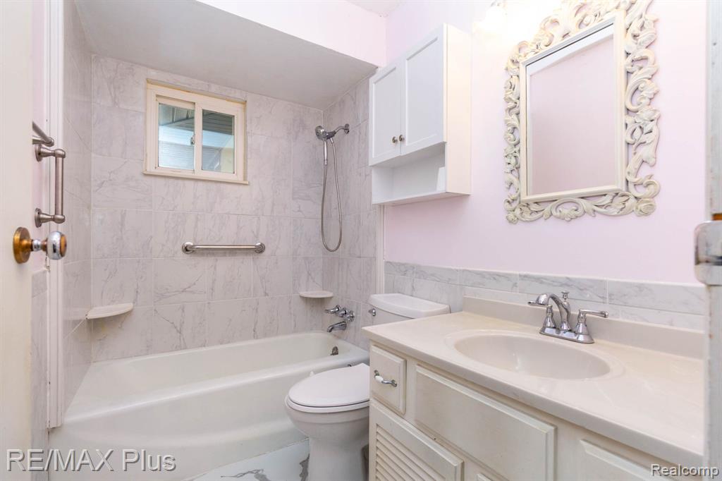 3350 N Belsay Road E, Flint, MI 48506 — Photo 24