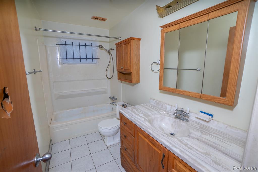 12667 Blackstone Street, Detroit, MI 48223 — Photo 15