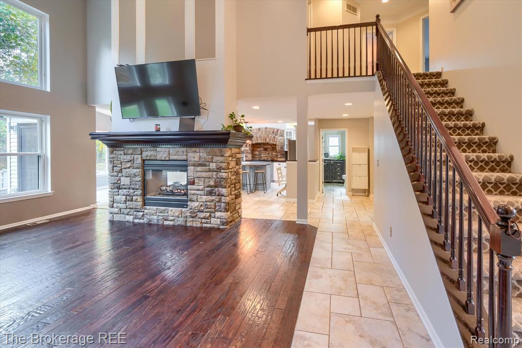 5239 Farmridge Lane, Grand Blanc, MI 48439 — Photo 9