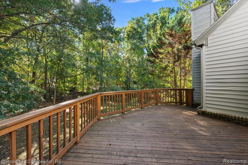 6835 High Ridge Road, West Bloomfield, MI 48324 — Photo 16