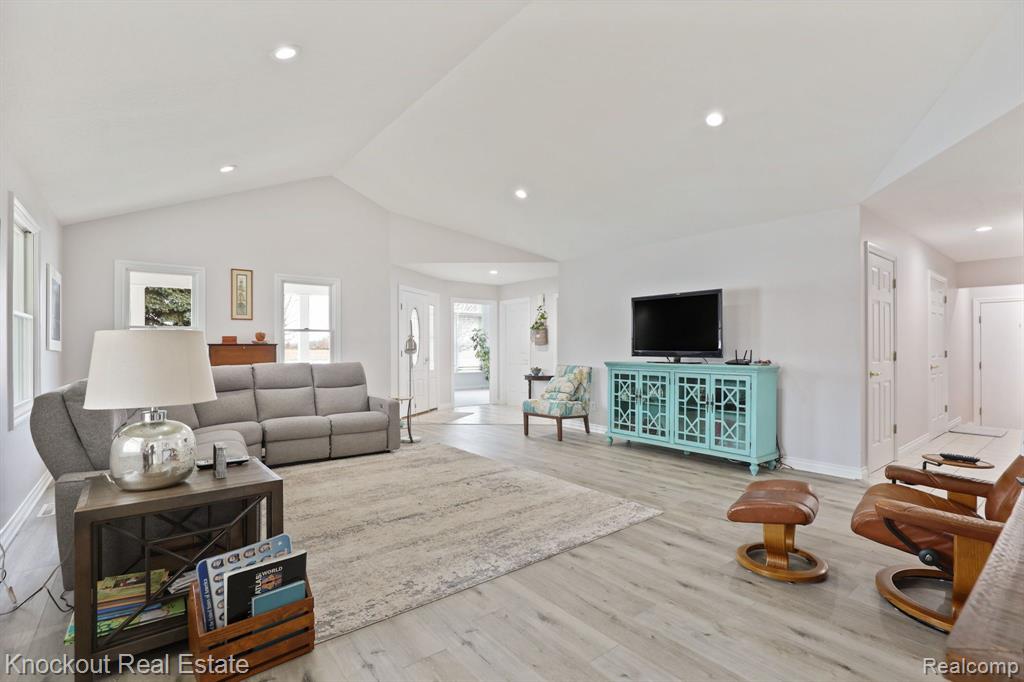 7578 Waters Edge Drive, Vassar, MI 48768 — Photo 12