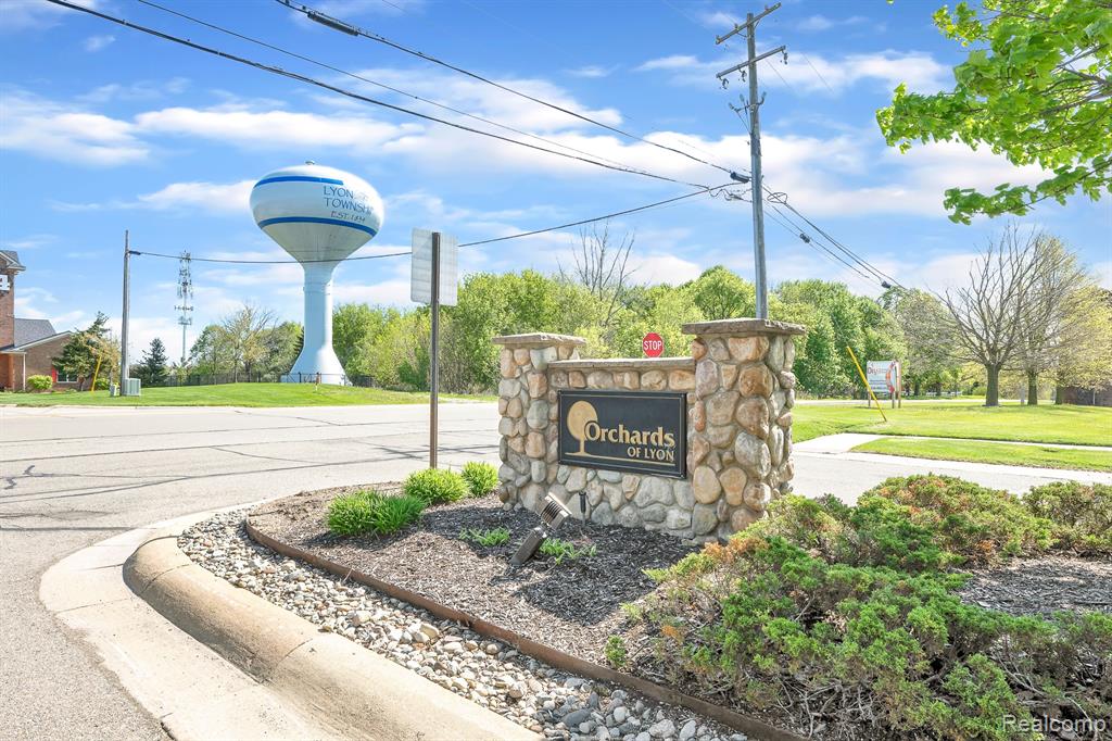 57879 CIDER MILL Drive, New Hudson, MI 48165 — Photo 6